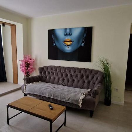 University Apartment بايا ماري المظهر الخارجي الصورة