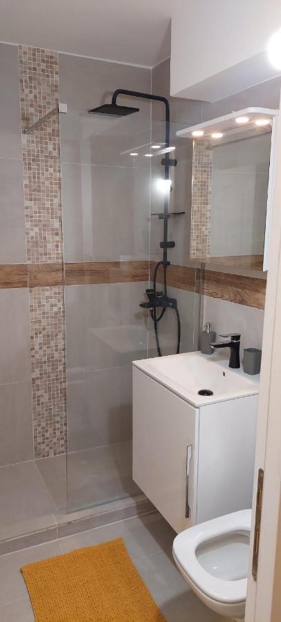 University Apartment بايا ماري المظهر الخارجي الصورة
